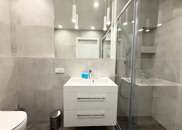 Madalinskiego Cosy By Bookinghost Lejlighed